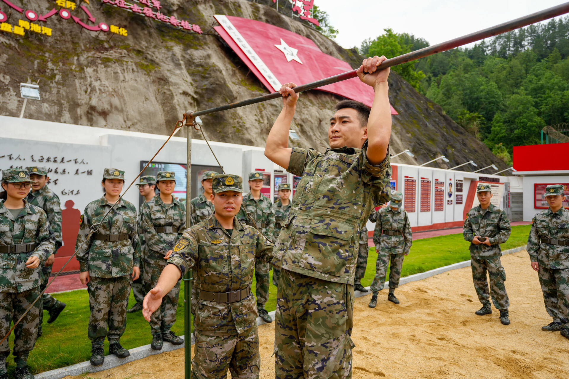 尼斯训练开放日，冲刺阶段回应争议引欢呼，荷甲在即，身体对抗强度拉满(不思议迷宫战术大厅平民)-竞技宝电竞平台